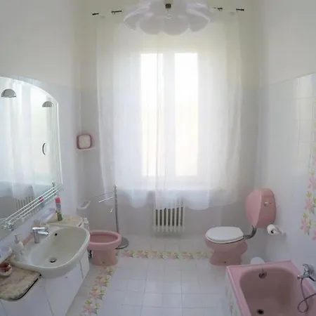 Gabry'S Home Three-Bedroom Big Apartment Near City Center & Train Station To Pisa And Florence & Ferries To Sardegna Corsica Livorno Exterior photo