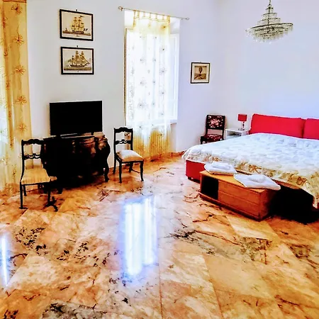 Gabry'S Home Three-Bedroom Big Apartment Near City Center & Train Station To Pisa And Florence & Ferries To Sardegna Corsica Livorno Exterior photo